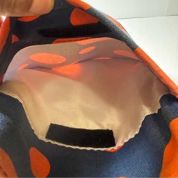 Kavu Limited Edition Polka Dot Cross Body Bag - Picture 9 of 10